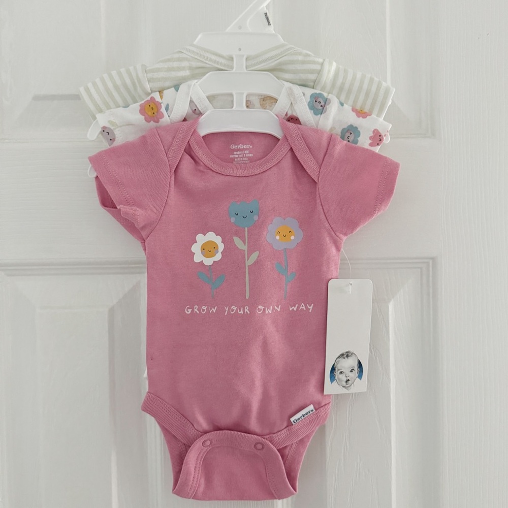 Newborn short sleeve onesies- Brand new- 3 pack- Koala Baby